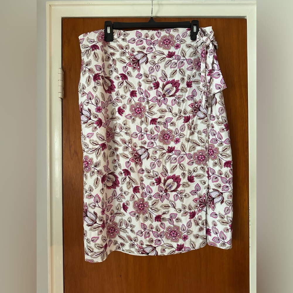 Ann Taylor White and Fuschia Pink/Purple Floral Midi Skirt